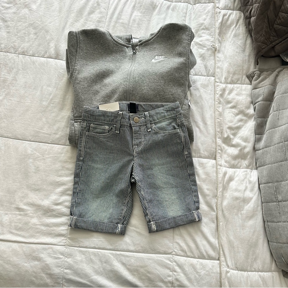 Gap Shorts  navy striped distressed jean size 6